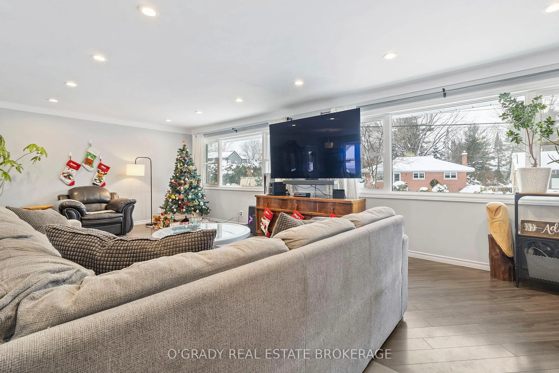 Photo 16 of 3 Davison Avenue, Brockville — HOMEH