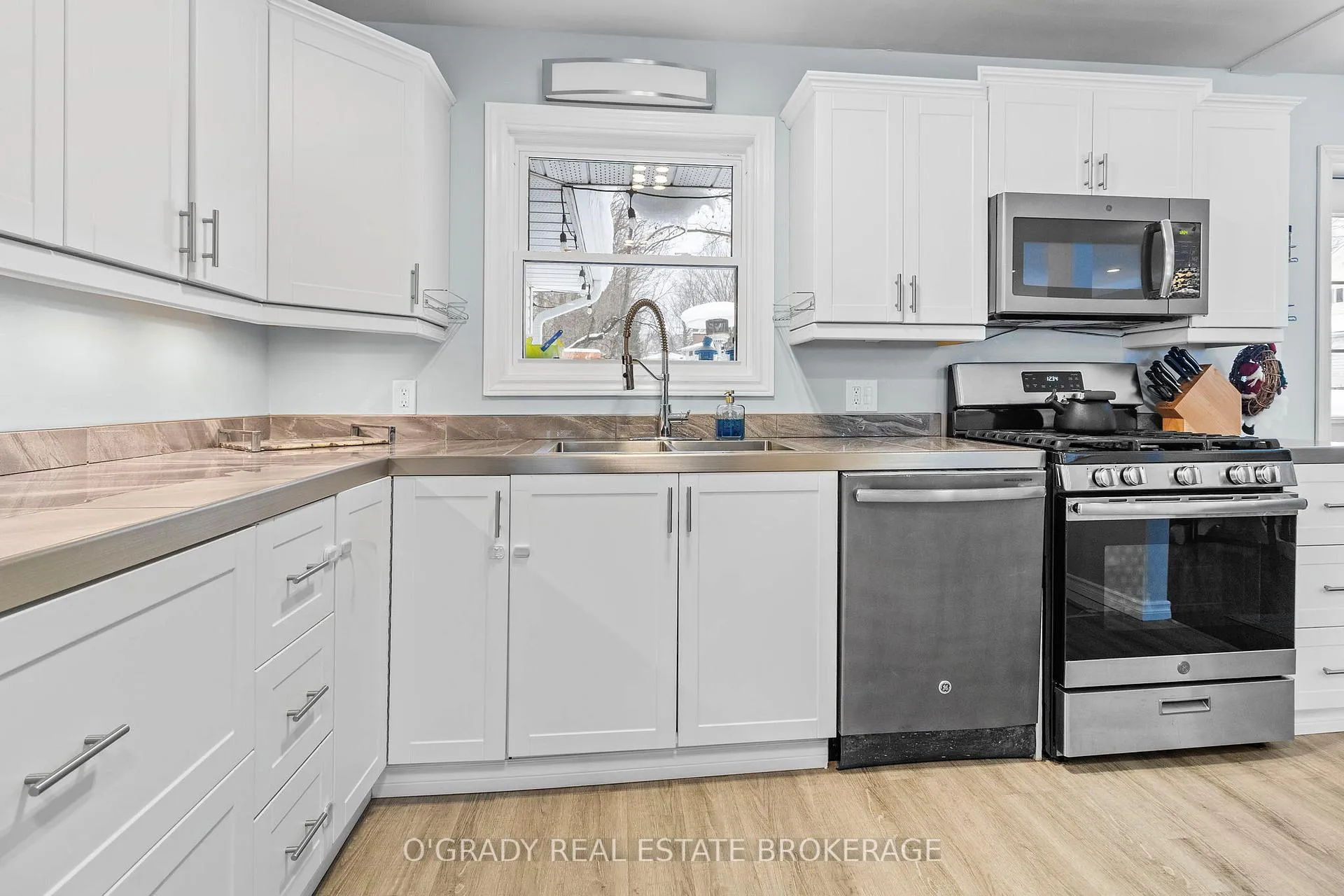 Photo 23 of 3 Davison Avenue, Brockville — HOMEH
