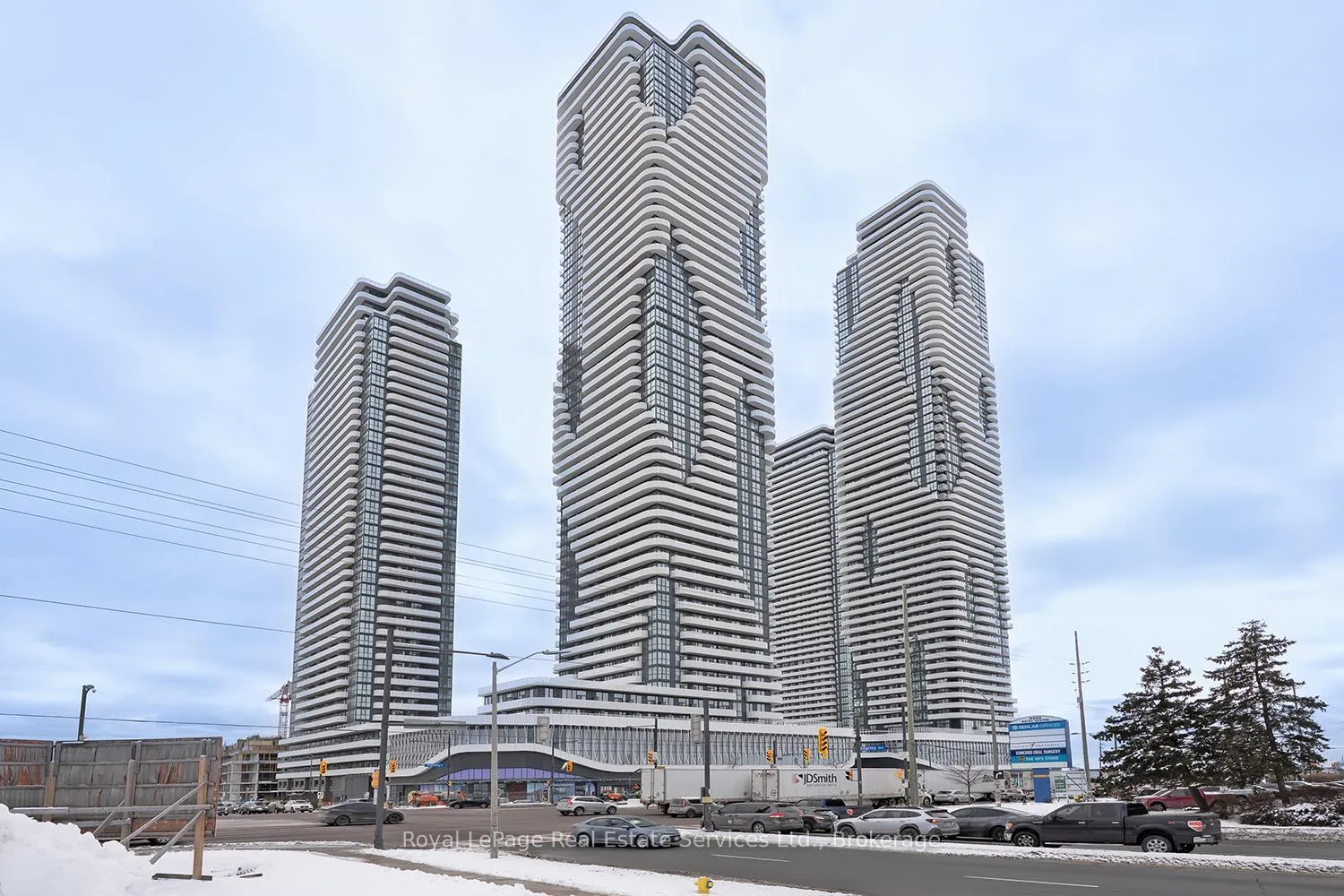 Photo 1 of Unit 4303, 8 Interchange Way, Vaughan, Vaughan Corporate Centre — HOMEH