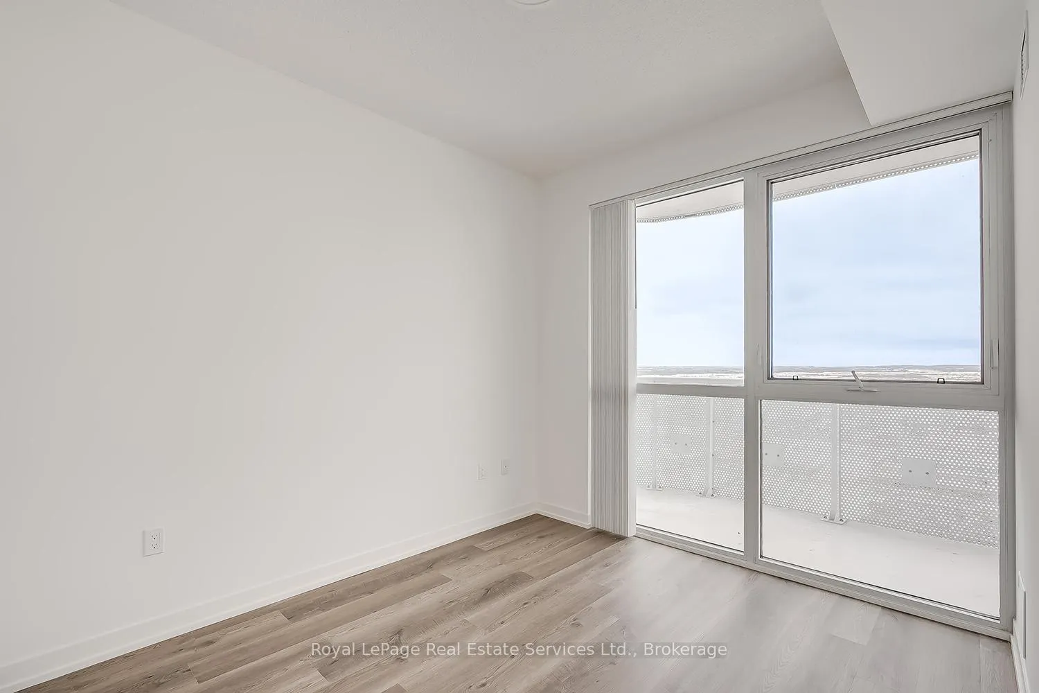 Photo 11 of Unit 4303, 8 Interchange Way, Vaughan, Vaughan Corporate Centre — HOMEH