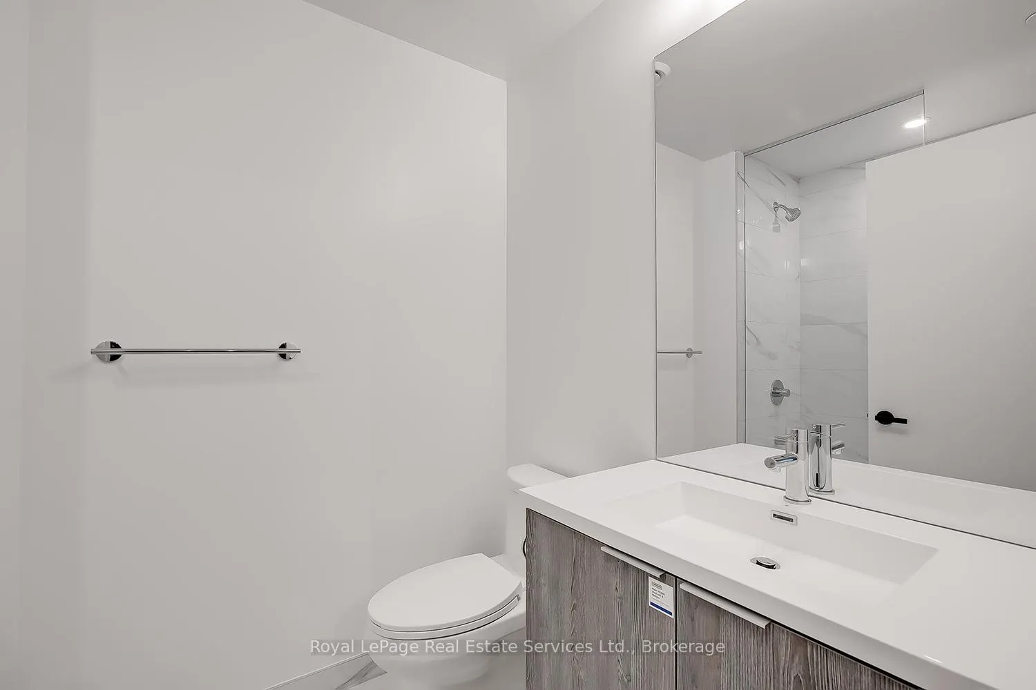 Photo 14 of Unit 4303, 8 Interchange Way, Vaughan, Vaughan Corporate Centre — HOMEH