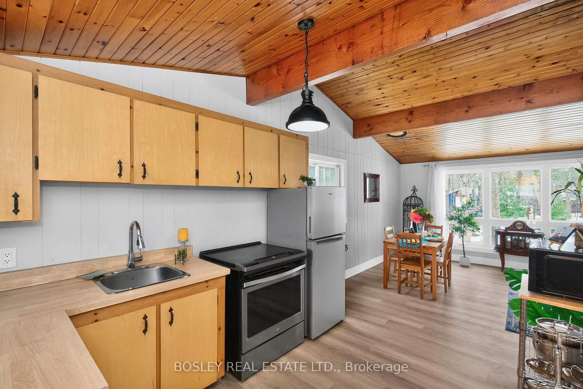 Photo 5 of 1204 Tiny Beaches Road N, Tiny, Rural Tiny — HOMEH