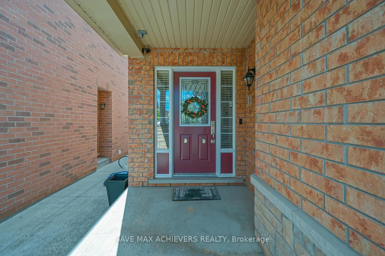 Photo 5 of 6 Seascape Crescent, Brampton, Bram East — HOMEH