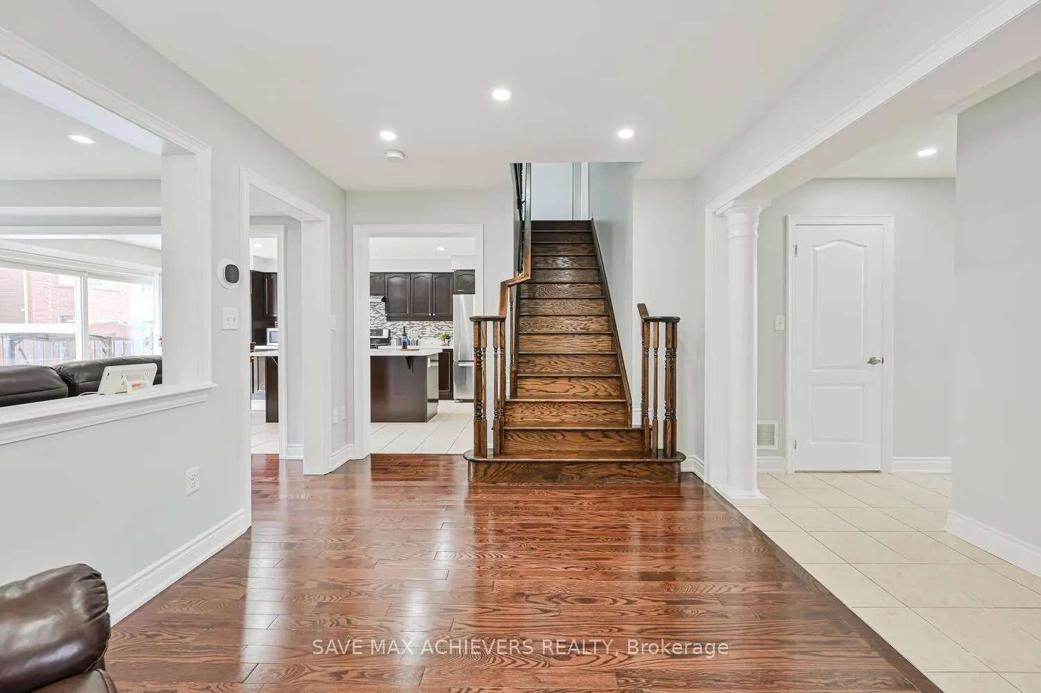 Photo 9 of 6 Seascape Crescent, Brampton, Bram East — HOMEH