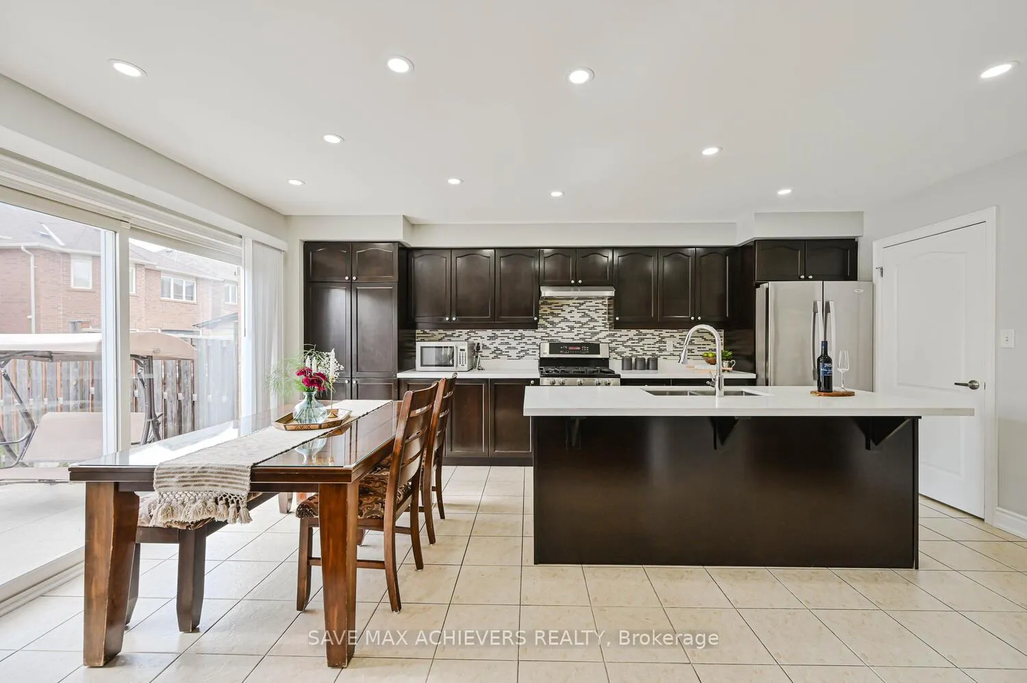Photo 12 of 6 Seascape Crescent, Brampton, Bram East — HOMEH