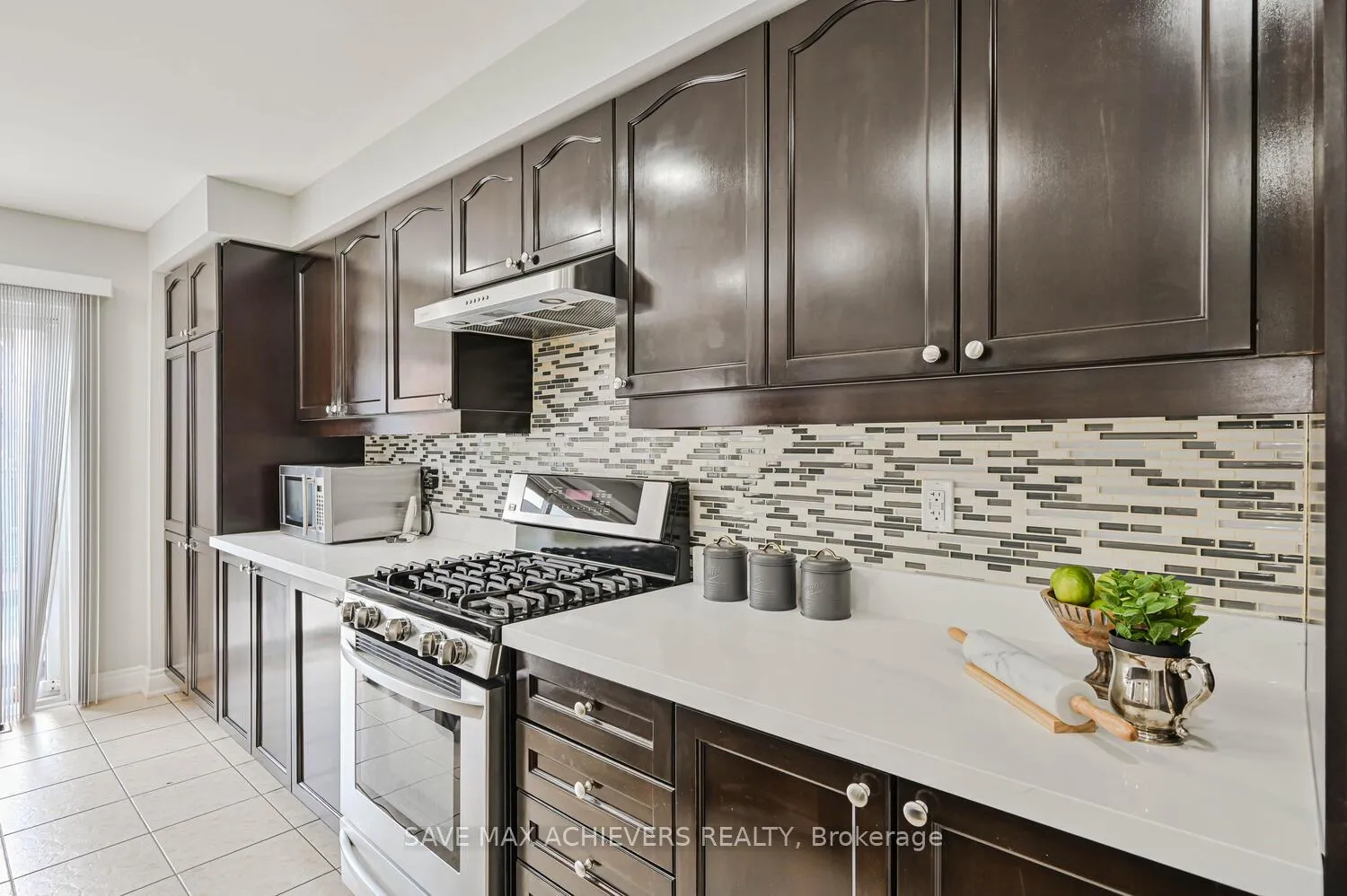Photo 18 of 6 Seascape Crescent, Brampton, Bram East — HOMEH