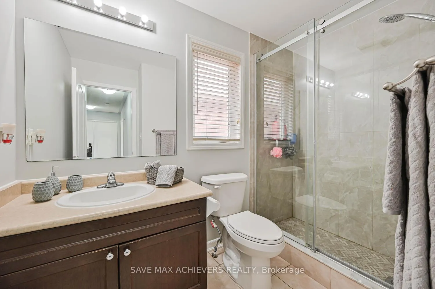 Photo 29 of 6 Seascape Crescent, Brampton, Bram East — HOMEH