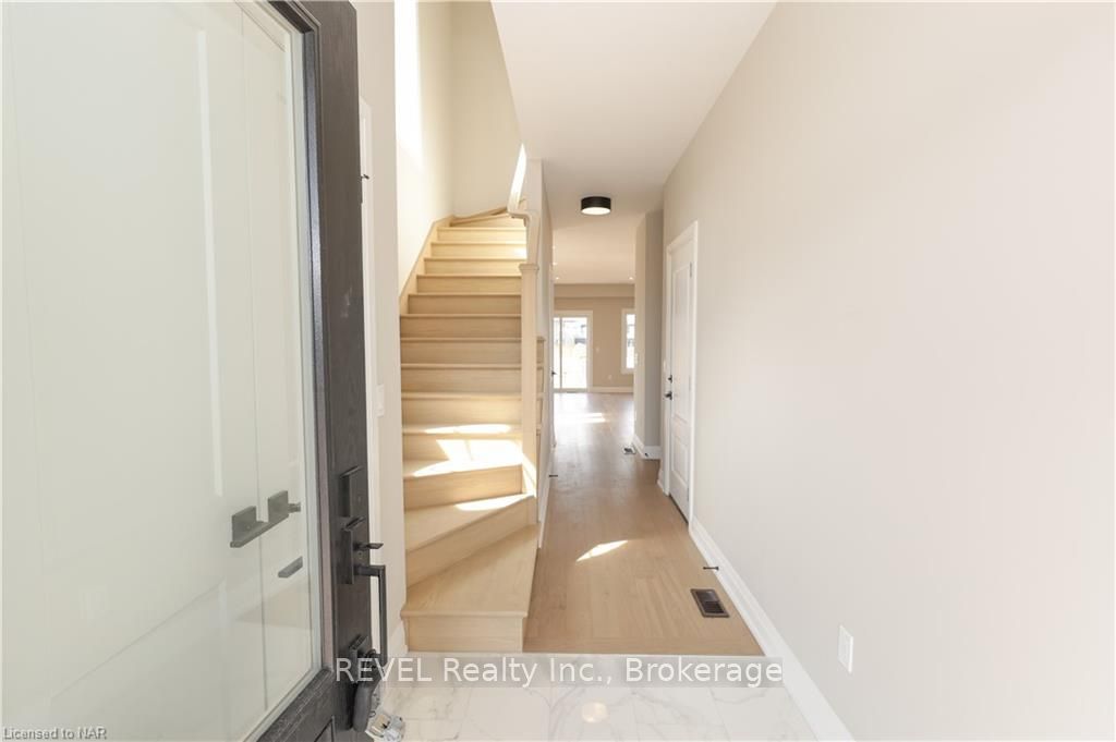 Photo 5 of 110 Elvira Way, Thorold, Rolling Meadows — HOMEH
