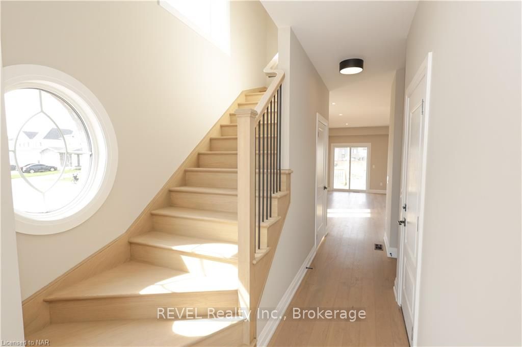 Photo 6 of 110 Elvira Way, Thorold, Rolling Meadows — HOMEH