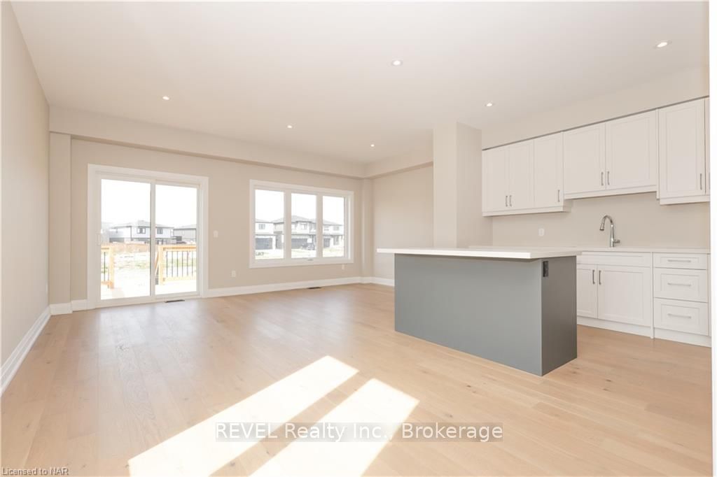 Photo 8 of 110 Elvira Way, Thorold, Rolling Meadows — HOMEH
