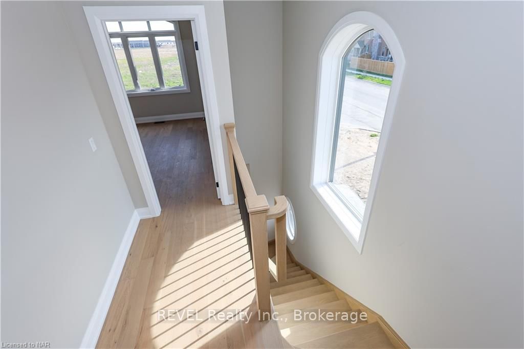 Photo 14 of 110 Elvira Way, Thorold, Rolling Meadows — HOMEH