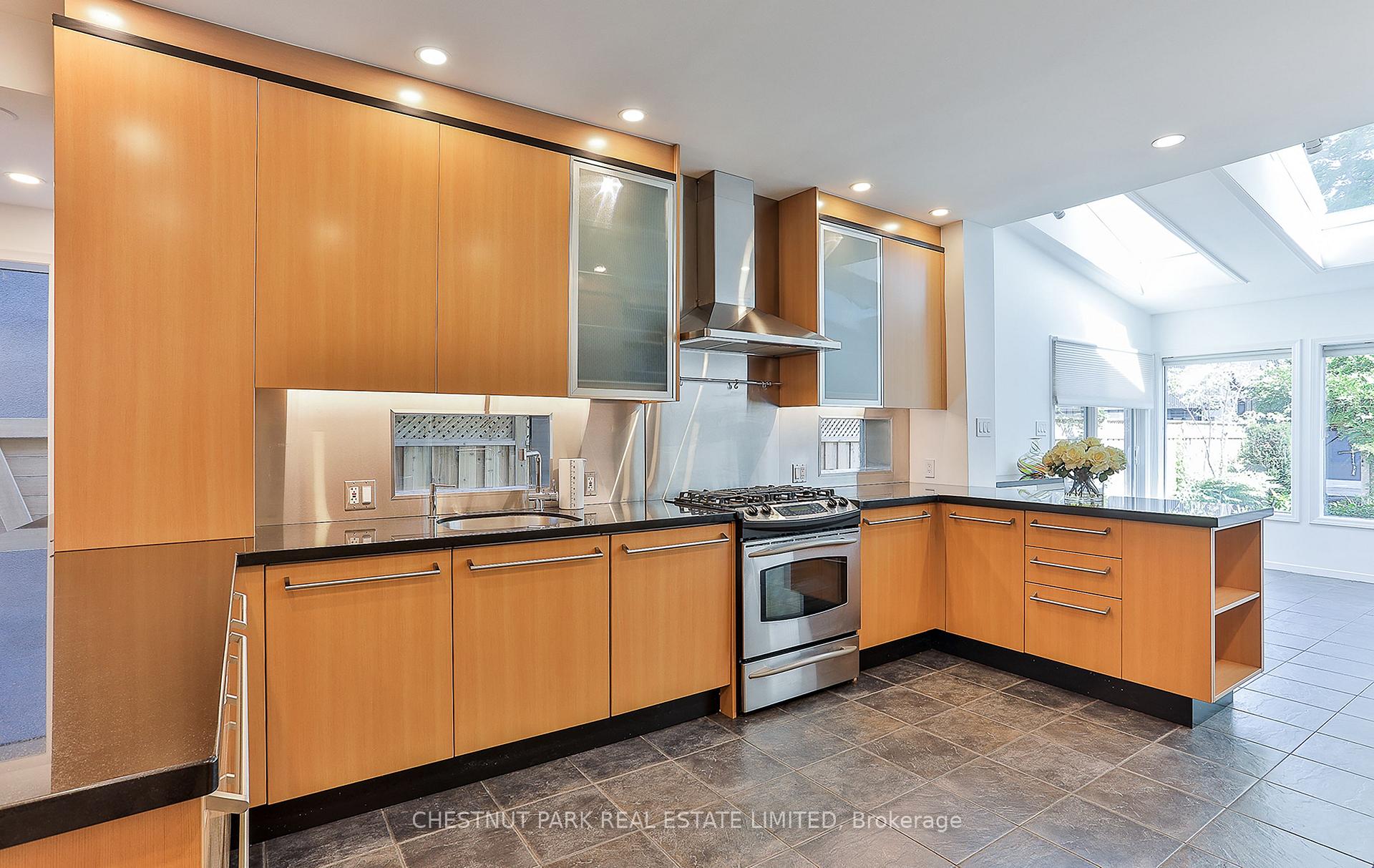 Photo 13 of 70 Roxborough Street W, Toronto, The Annex — HOMEH