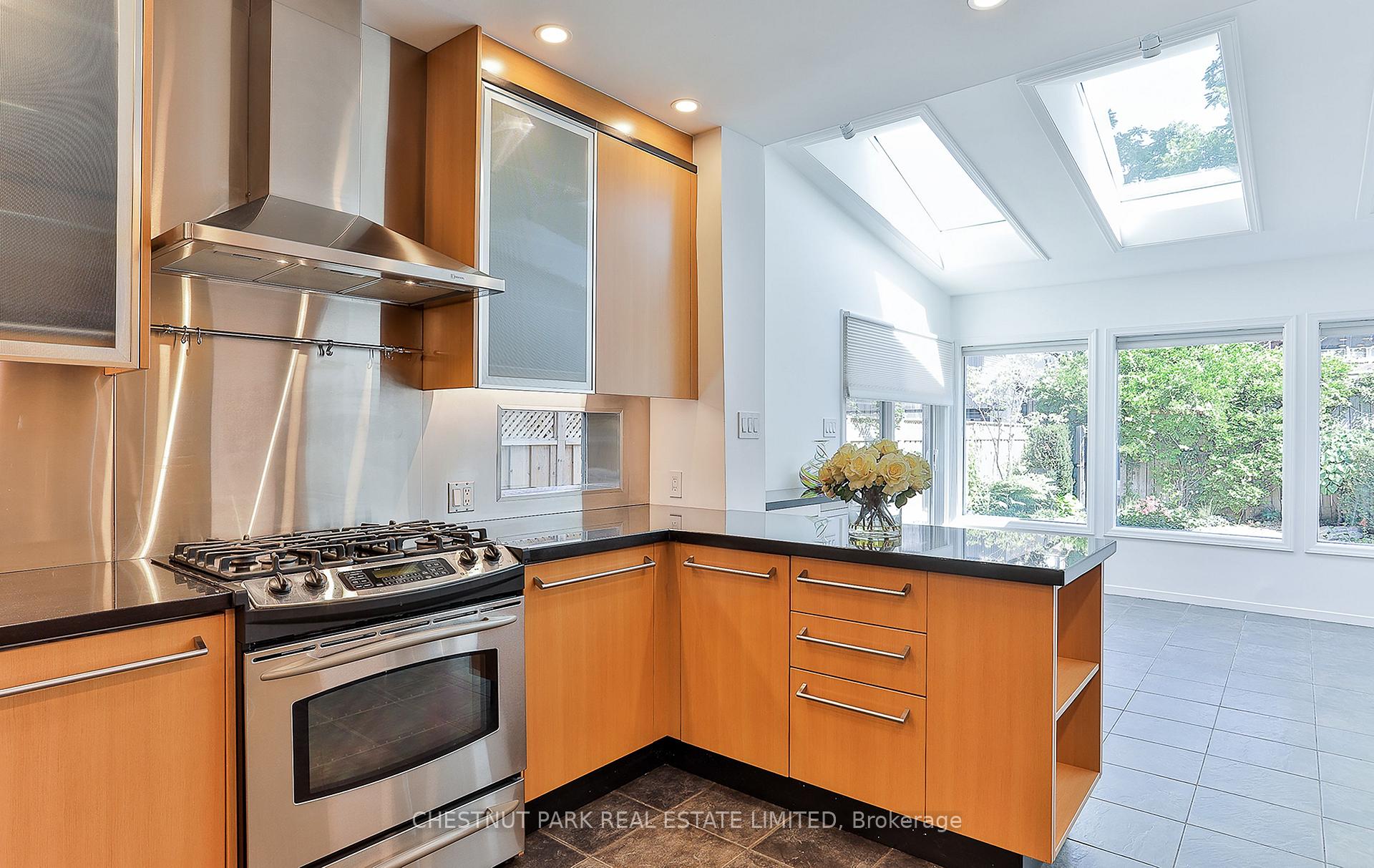 Photo 14 of 70 Roxborough Street W, Toronto, The Annex — HOMEH