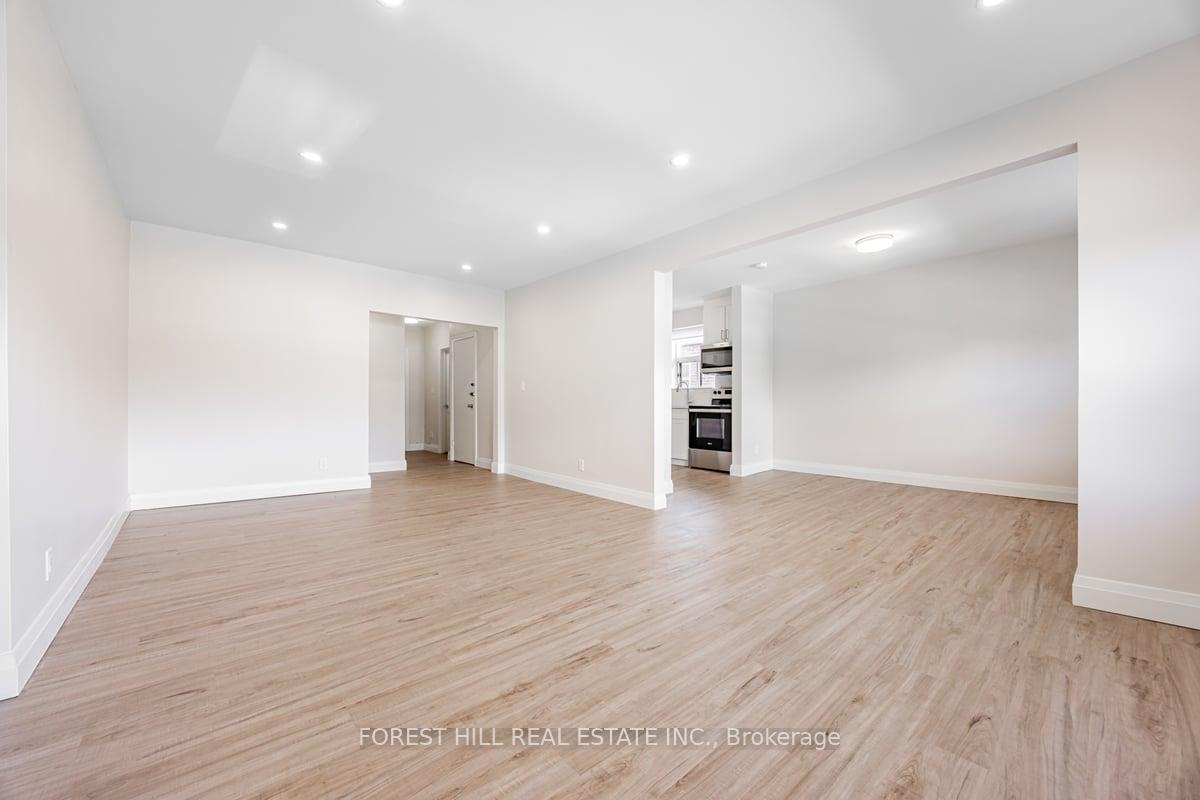 Photo 6 of Unit 4, 11 Markdale Avenue, Toronto, Humewood-Cedarvale — HOMEH