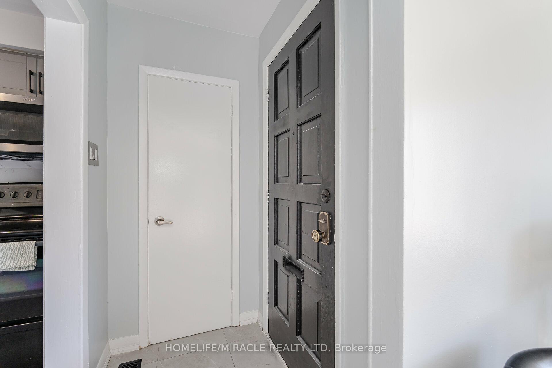 Photo 5 of 98 Nelson Street, Scarborough, Woburn — HOMEH