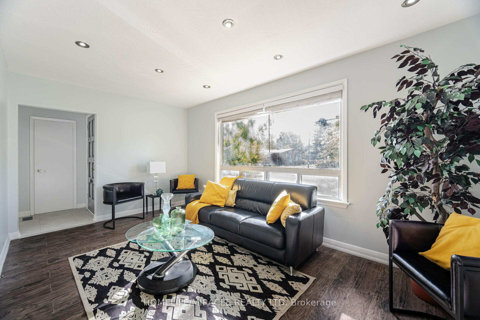 Photo 6 of 98 Nelson Street, Scarborough, Woburn — HOMEH
