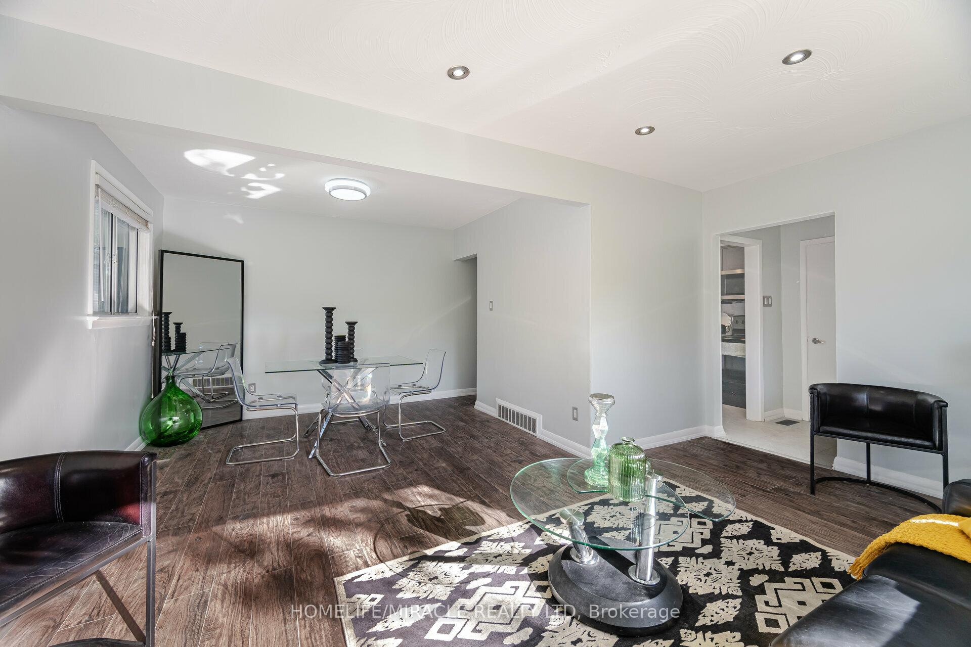 Photo 9 of 98 Nelson Street, Scarborough, Woburn — HOMEH