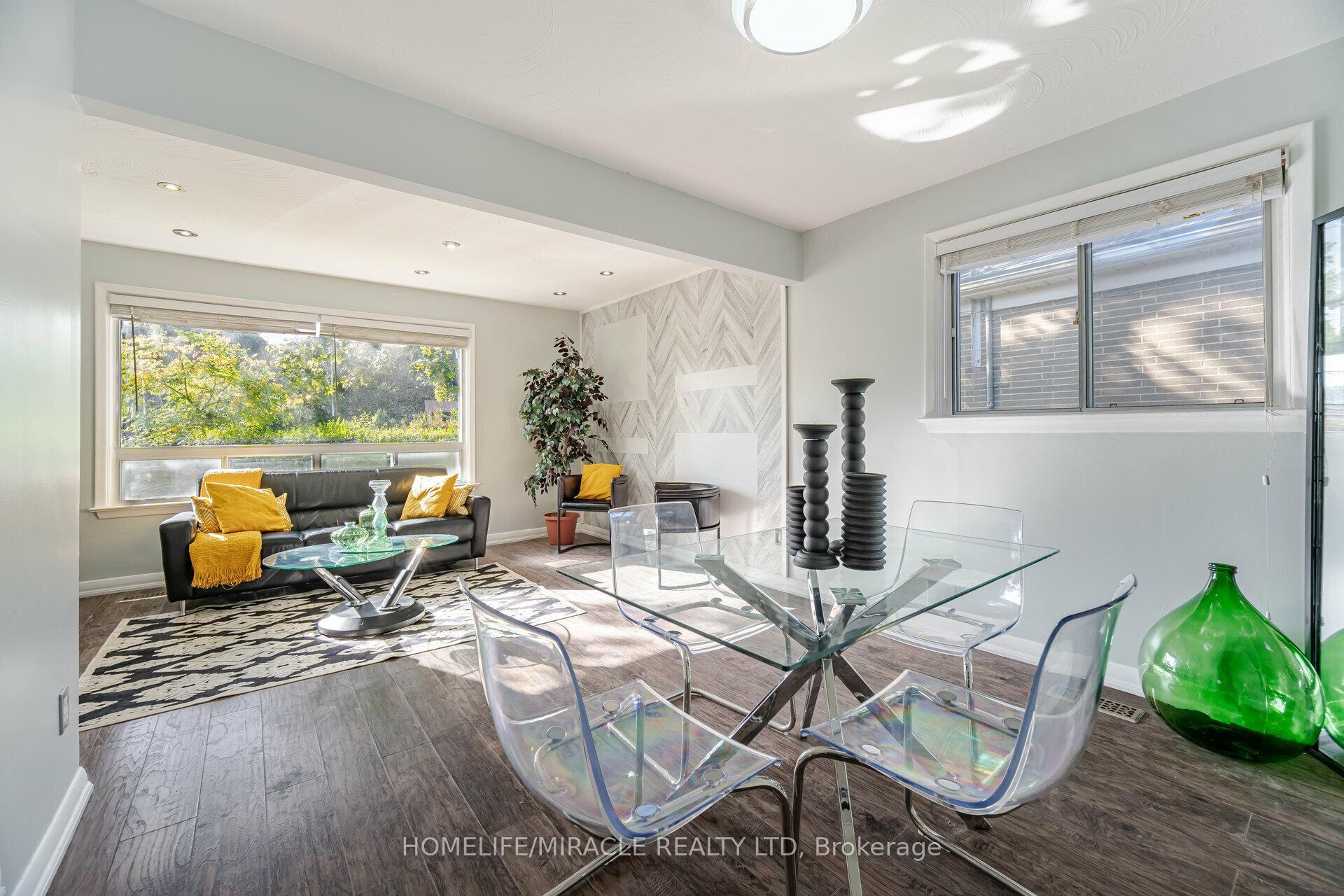 Photo 11 of 98 Nelson Street, Scarborough, Woburn — HOMEH