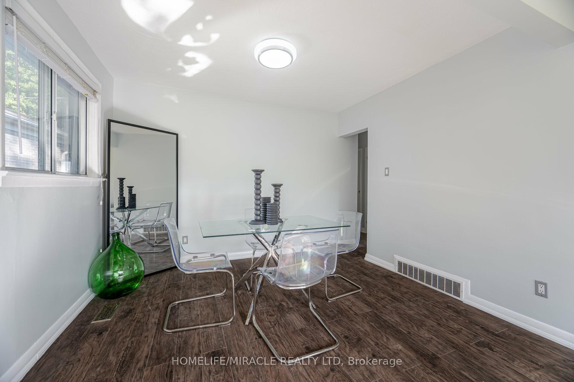 Photo 12 of 98 Nelson Street, Scarborough, Woburn — HOMEH