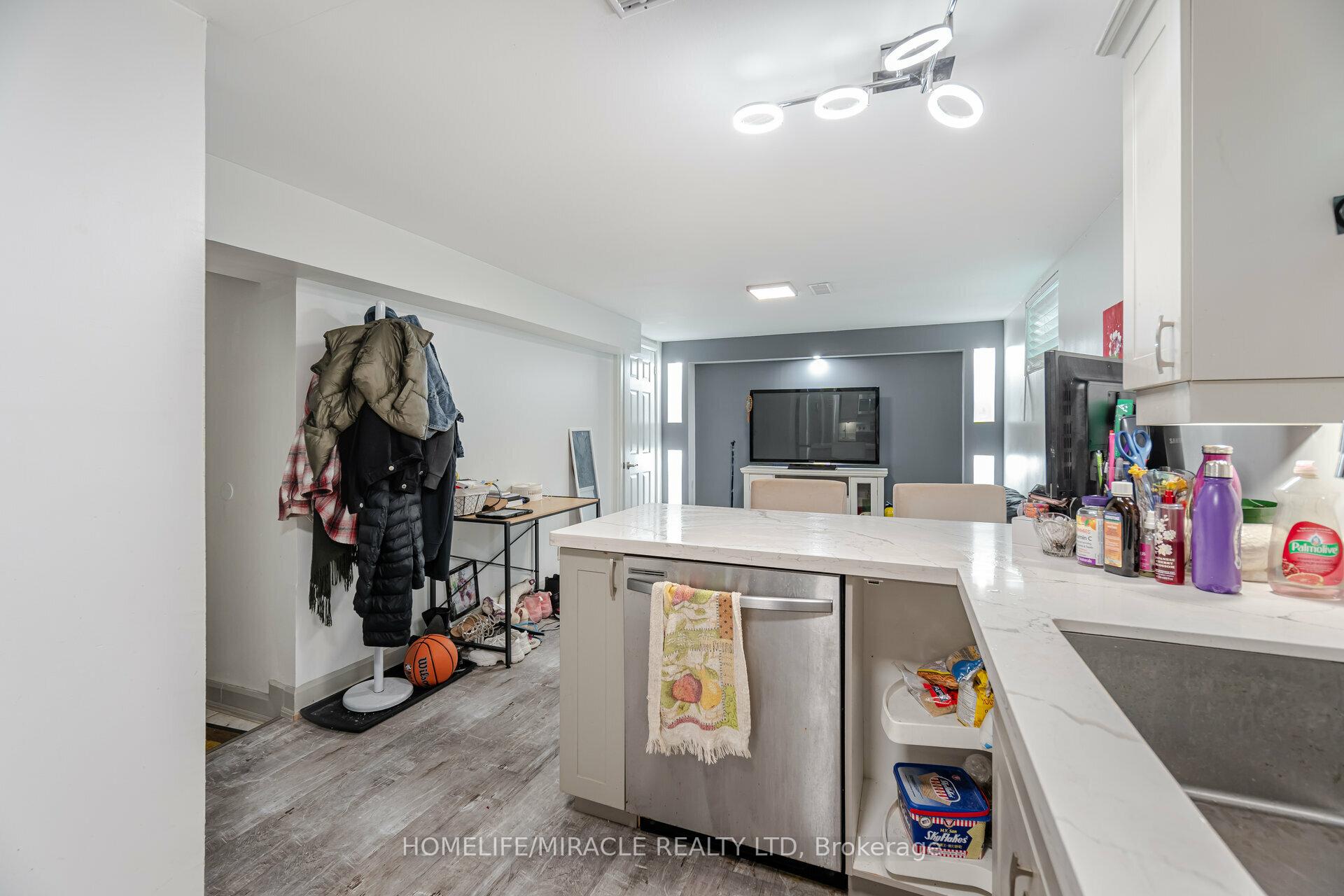 Photo 34 of 98 Nelson Street, Scarborough, Woburn — HOMEH