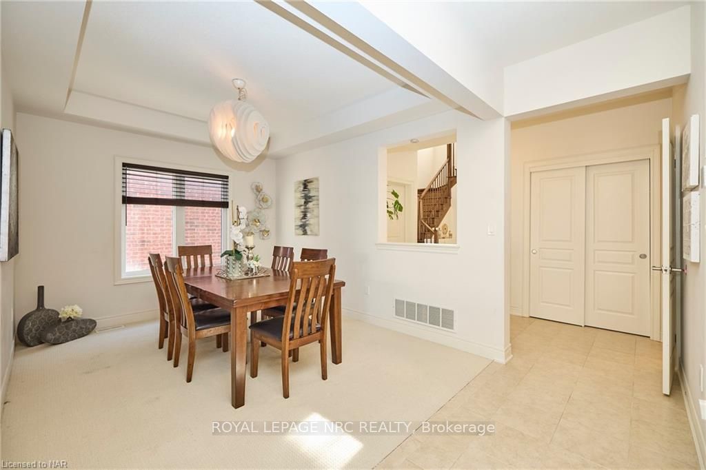 Photo 7 of 13 Winterberry Blvd, Thorold, Confederation Heights — HOMEH