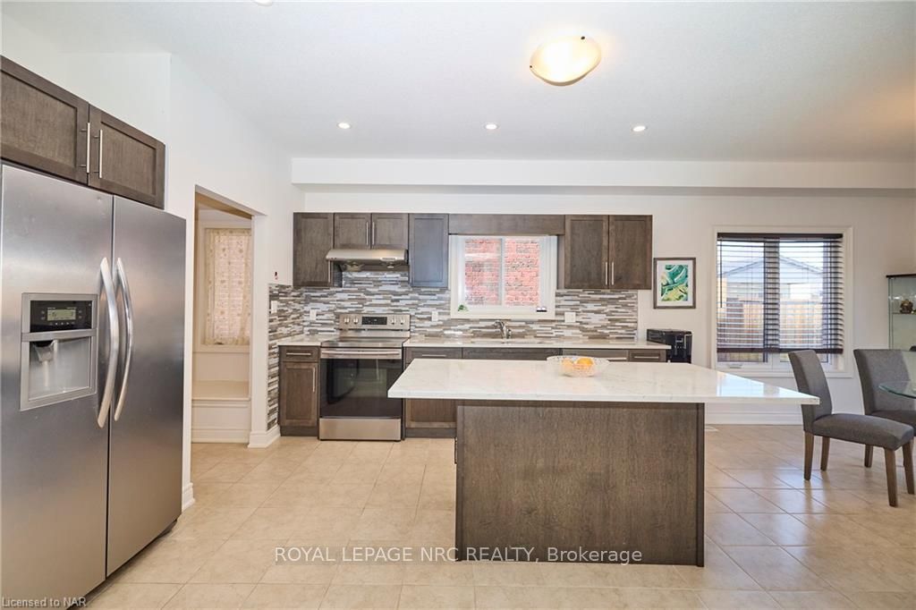 Photo 12 of 13 Winterberry Blvd, Thorold, Confederation Heights — HOMEH