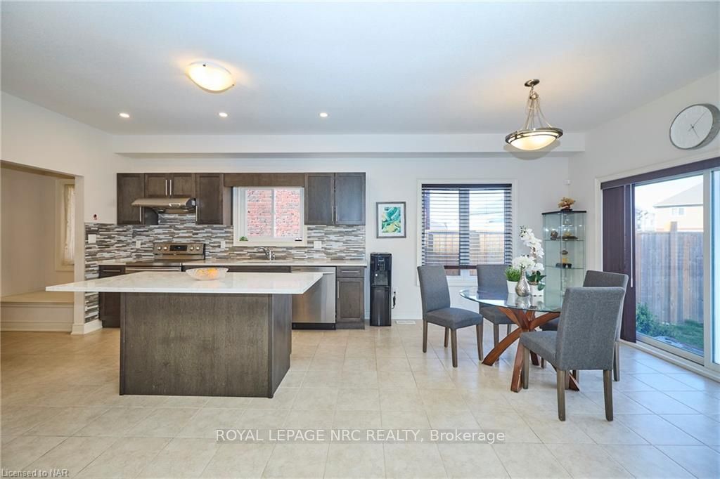 Photo 13 of 13 Winterberry Blvd, Thorold, Confederation Heights — HOMEH
