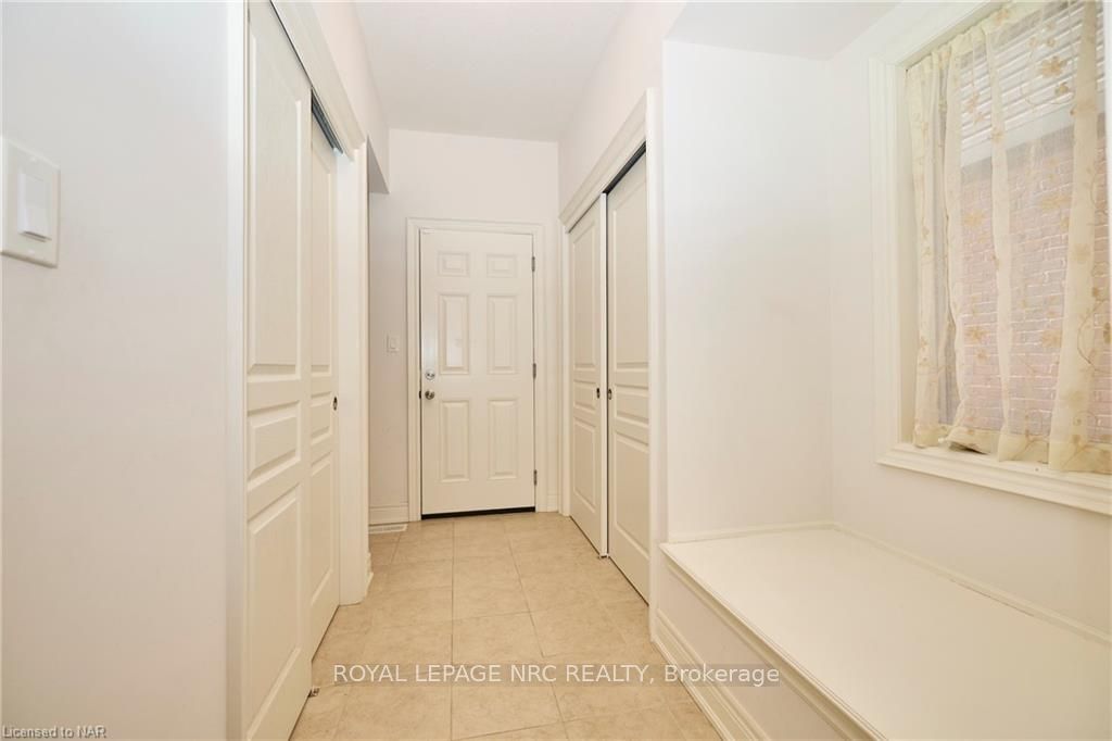 Photo 15 of 13 Winterberry Blvd, Thorold, Confederation Heights — HOMEH