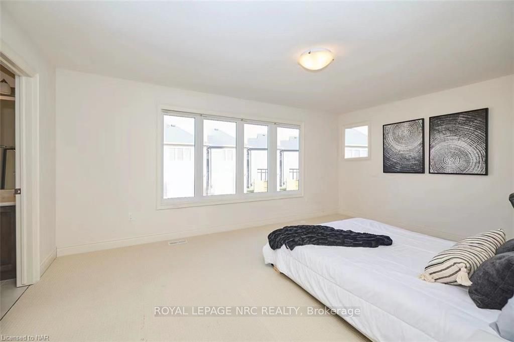 Photo 18 of 13 Winterberry Blvd, Thorold, Confederation Heights — HOMEH