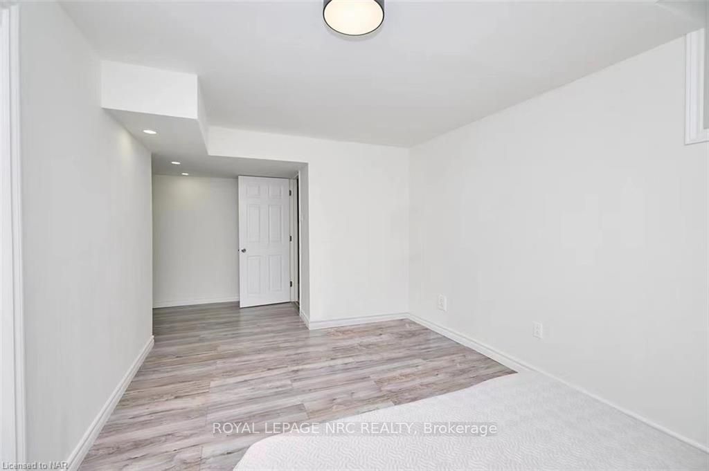 Photo 31 of 13 Winterberry Blvd, Thorold, Confederation Heights — HOMEH