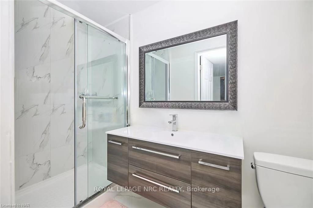 Photo 32 of 13 Winterberry Blvd, Thorold, Confederation Heights — HOMEH