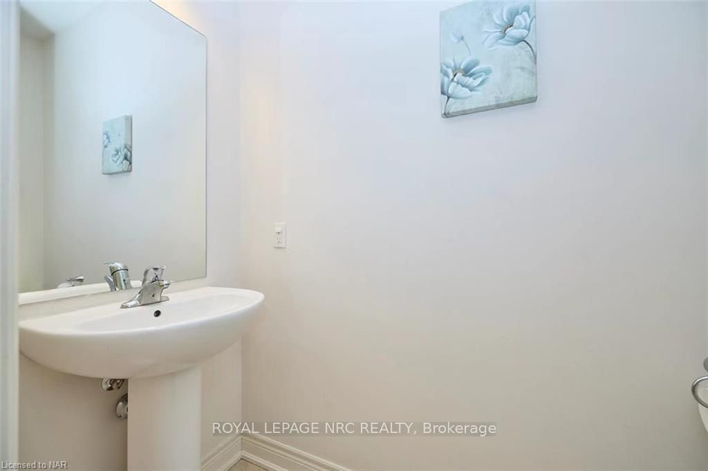 Photo 37 of 13 Winterberry Blvd, Thorold, Confederation Heights — HOMEH