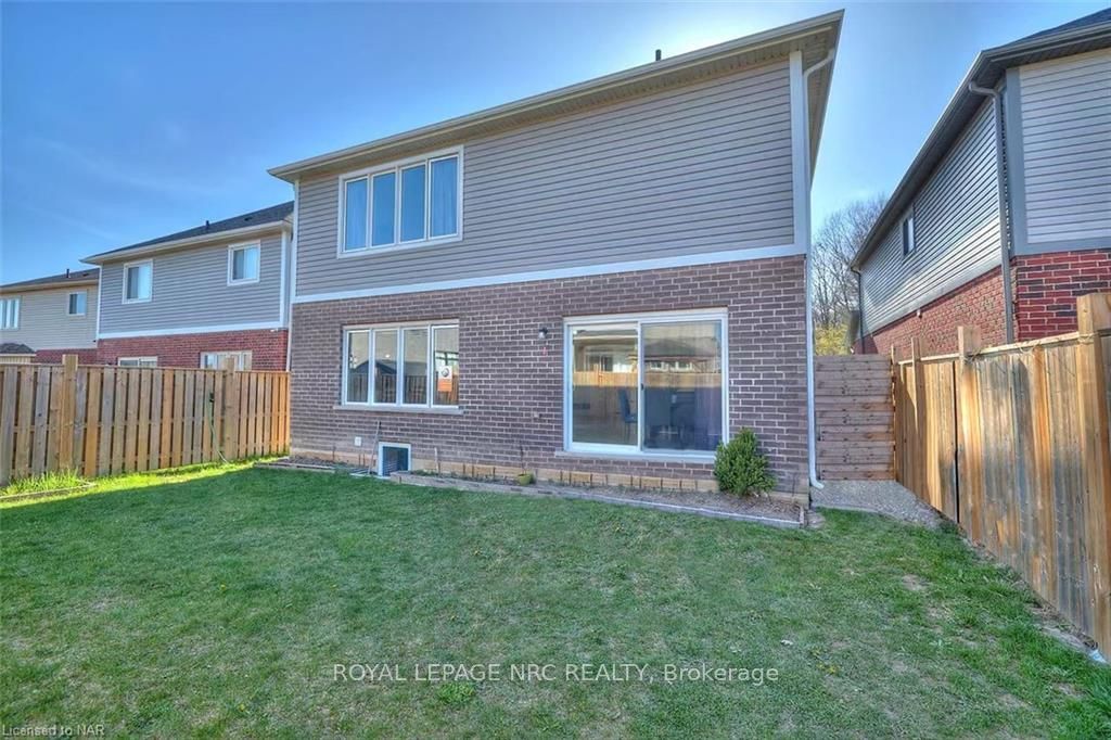 Photo 40 of 13 Winterberry Blvd, Thorold, Confederation Heights — HOMEH