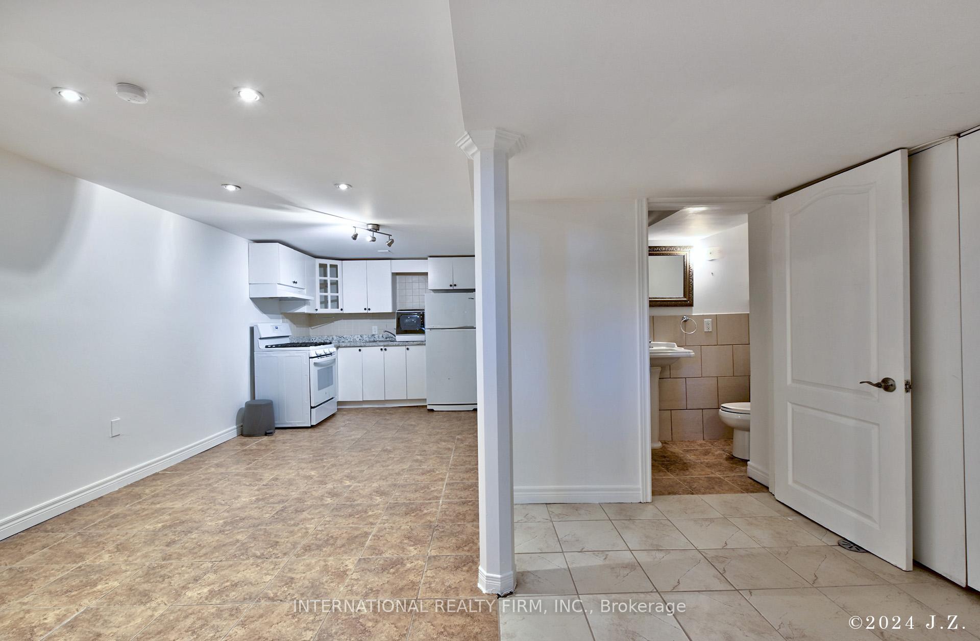 Photo 5 of Unit Lower, 454 Glenholme Avenue, Toronto, Oakwood Village — HOMEH