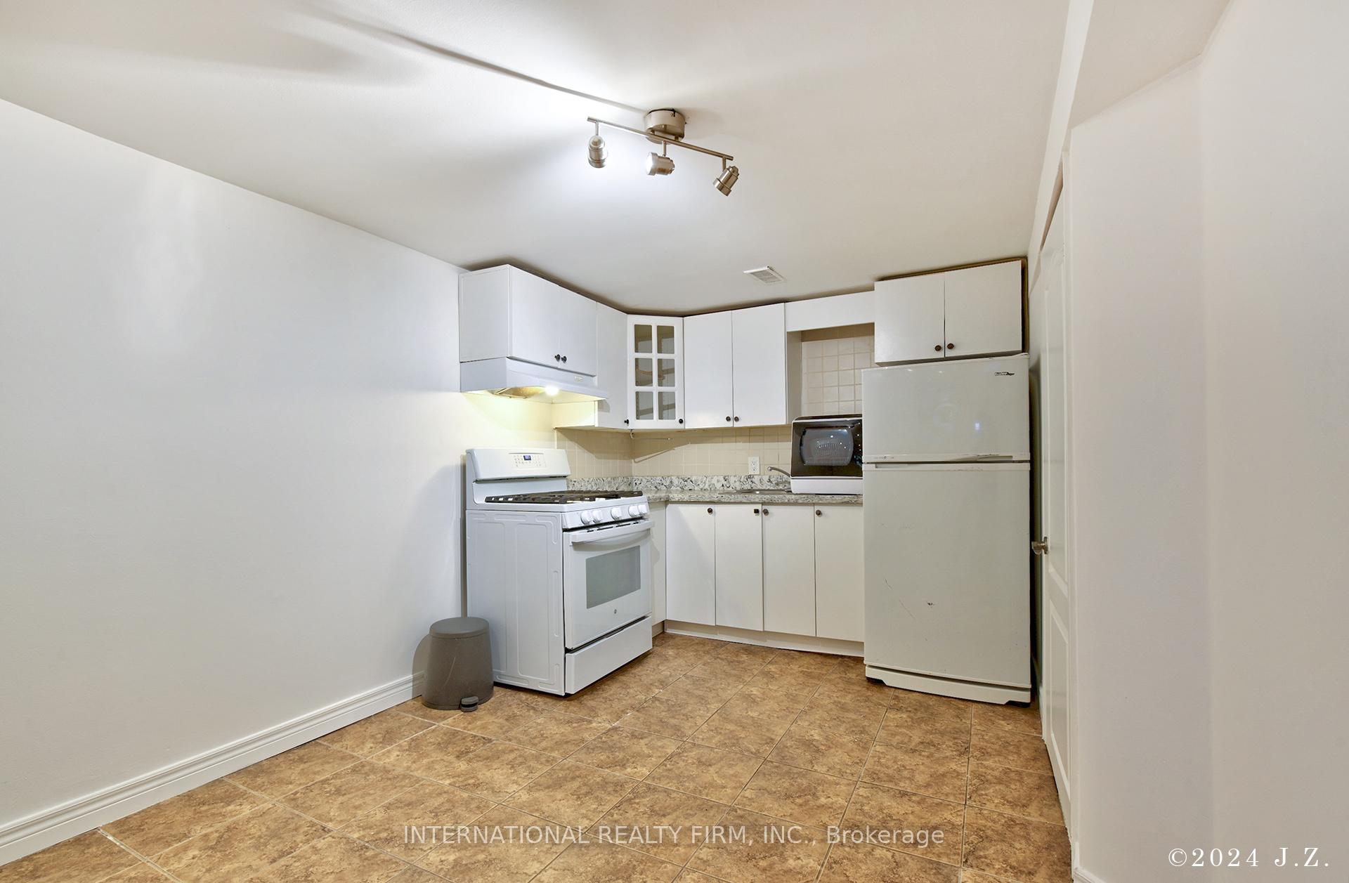 Photo 12 of Unit Lower, 454 Glenholme Avenue, Toronto, Oakwood Village — HOMEH