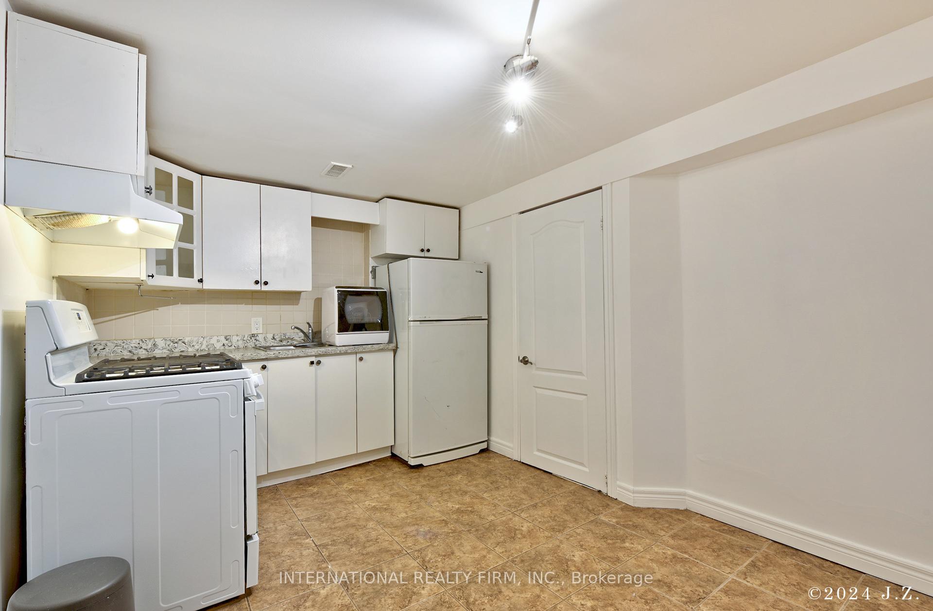 Photo 8 of Unit Lower, 454 Glenholme Avenue, Toronto, Oakwood Village — HOMEH