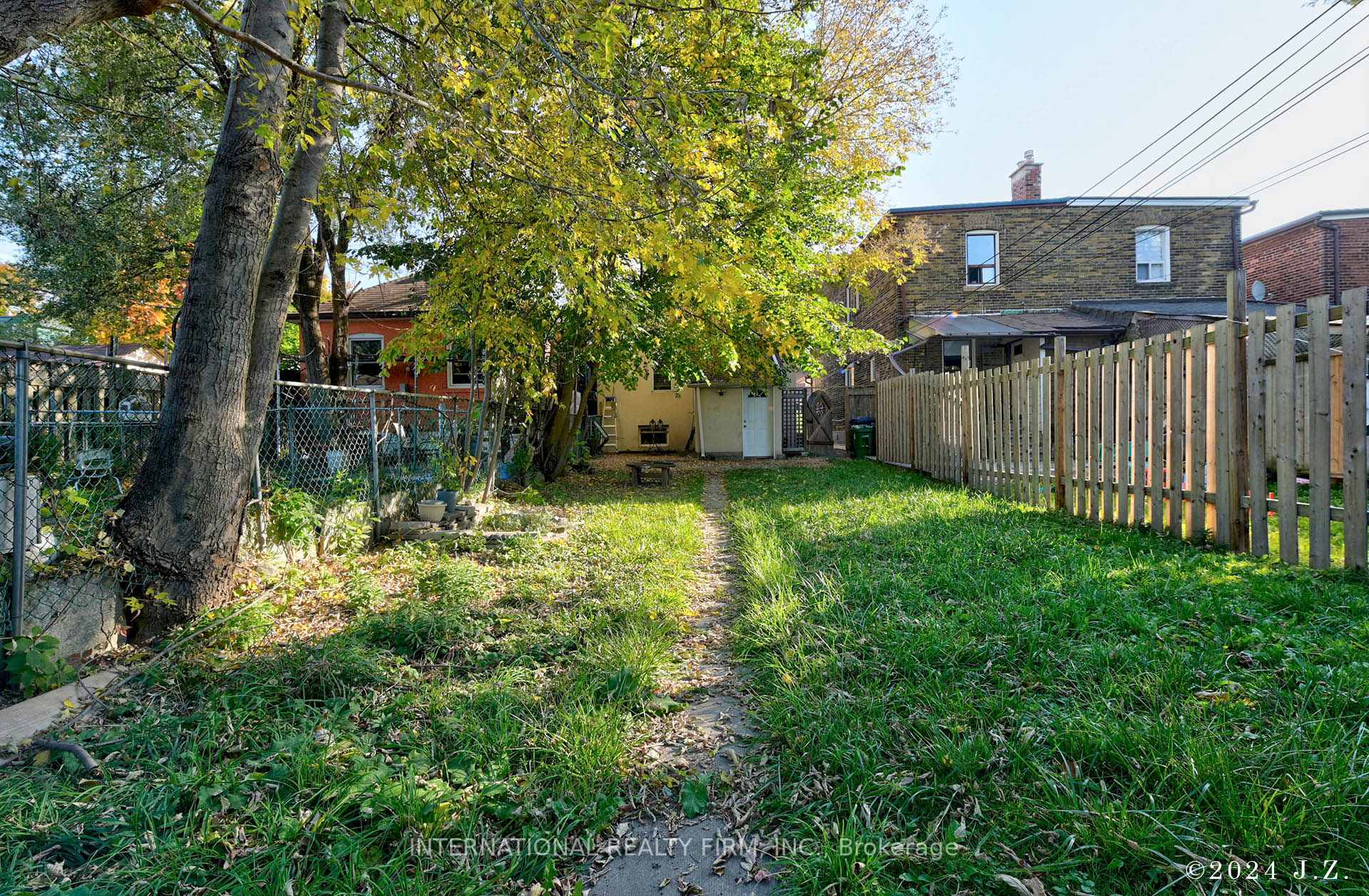 Photo 14 of Unit Lower, 454 Glenholme Avenue, Toronto, Oakwood Village — HOMEH
