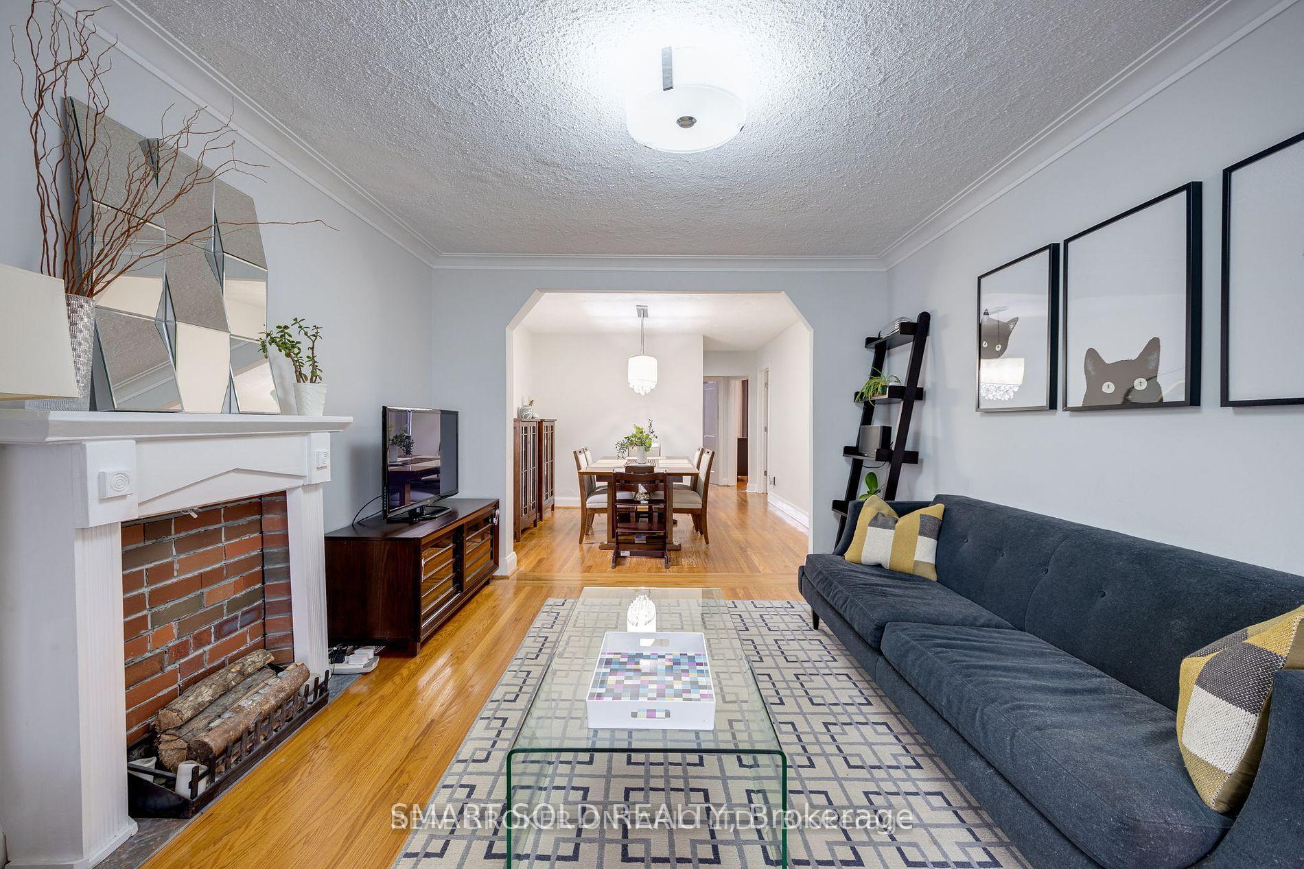 Photo 4 of 104 Cadorna Avenue, Toronto, East York — HOMEH