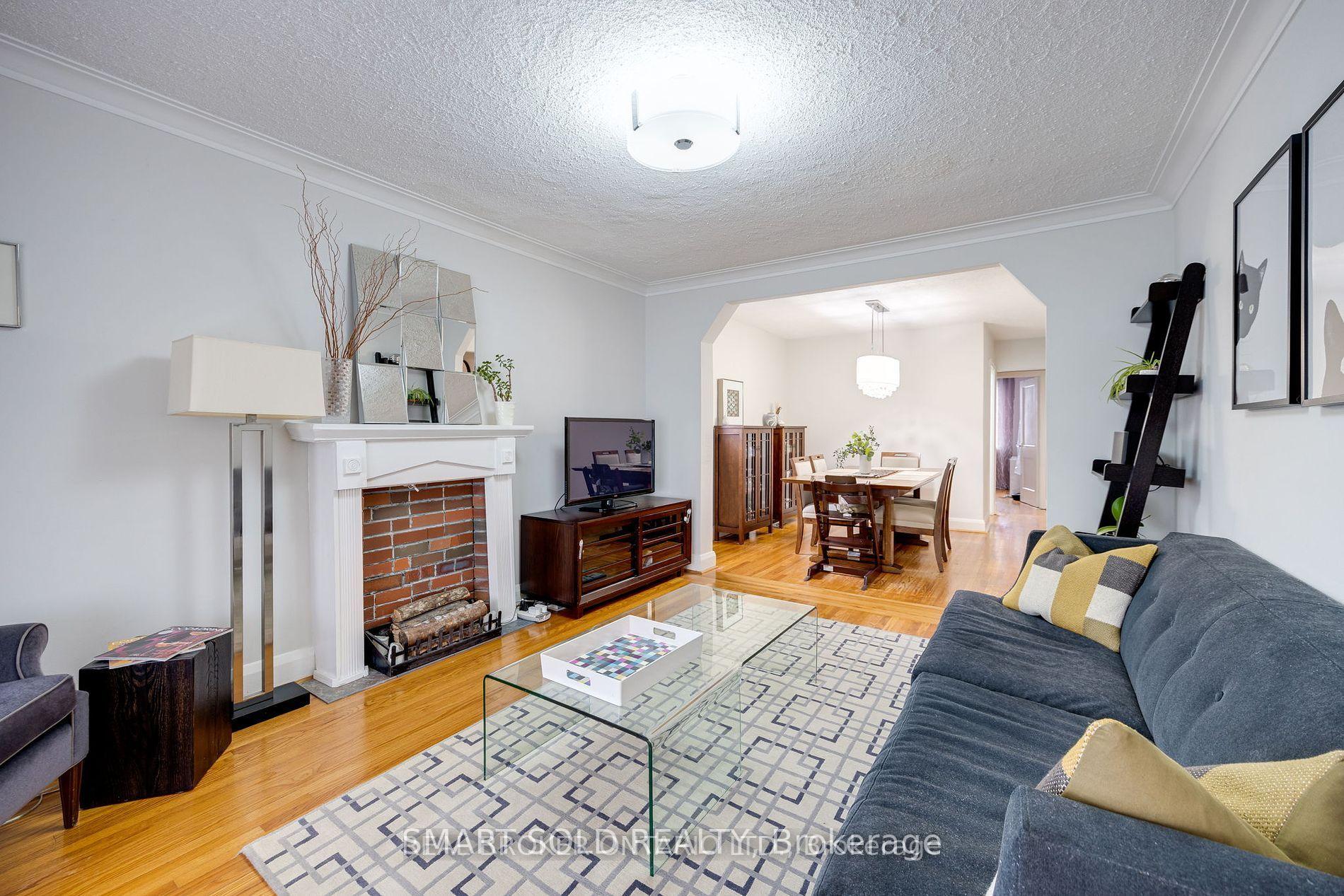 Photo 5 of 104 Cadorna Avenue, Toronto, East York — HOMEH