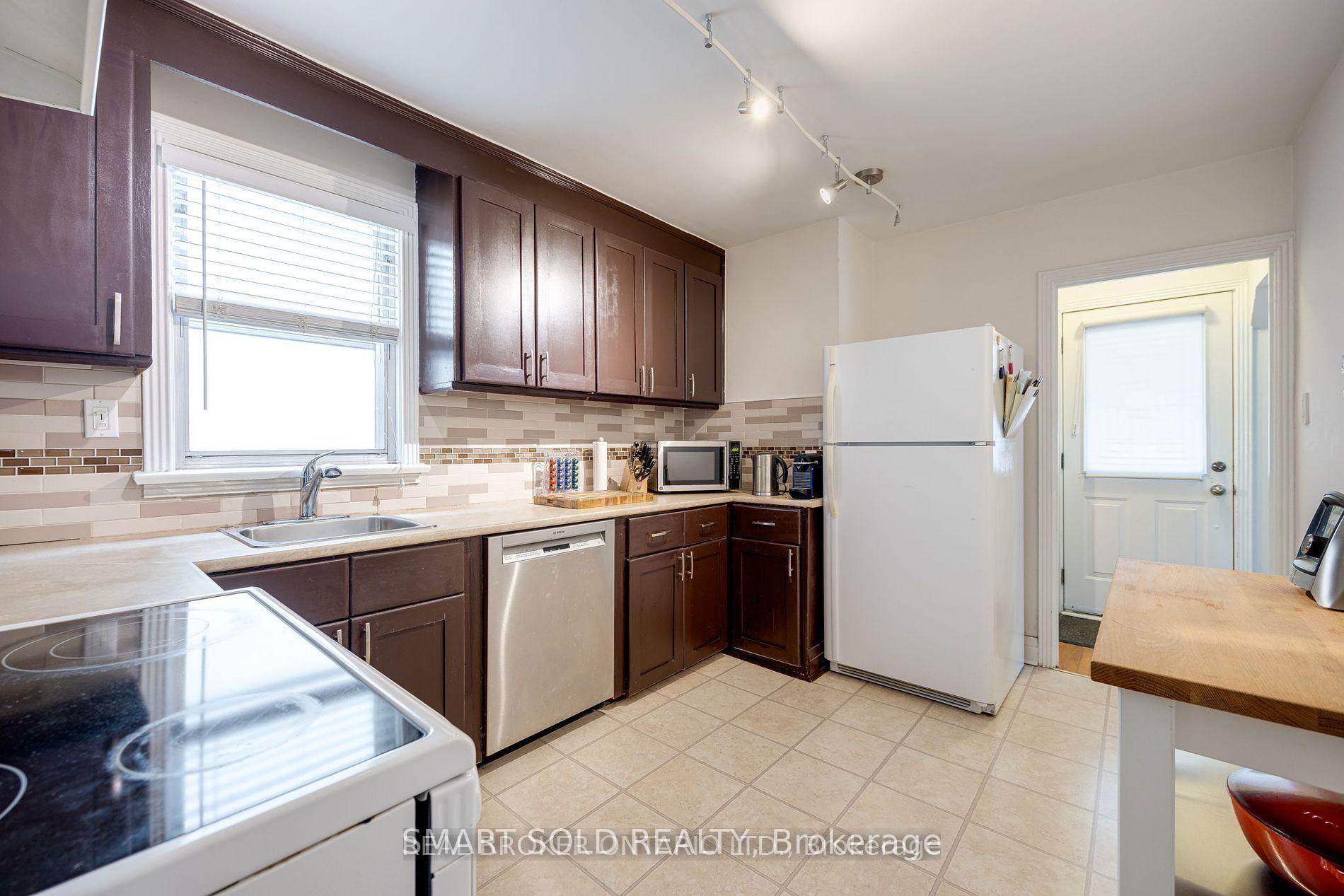 Photo 9 of 104 Cadorna Avenue, Toronto, East York — HOMEH