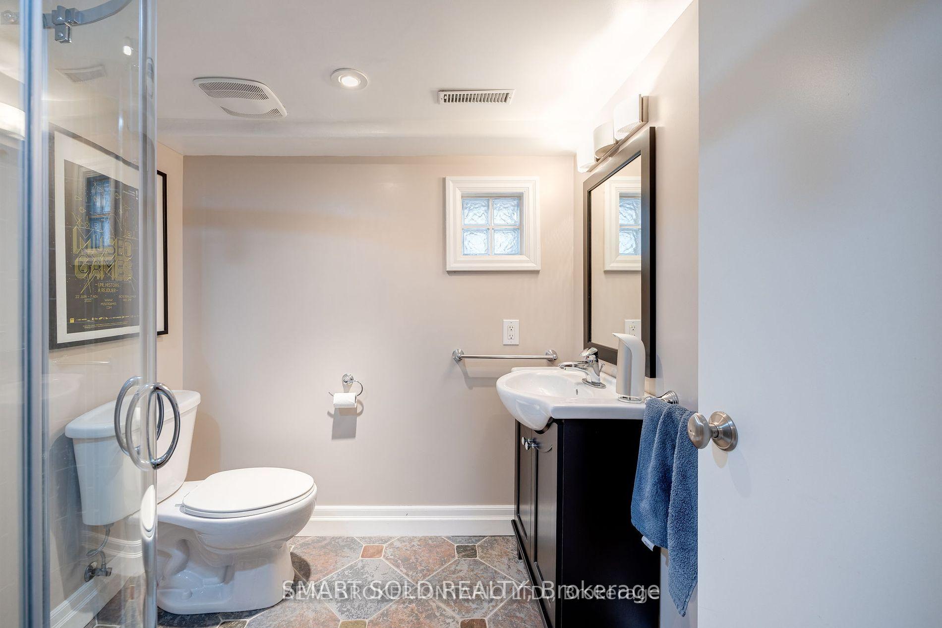 Photo 15 of 104 Cadorna Avenue, Toronto, East York — HOMEH