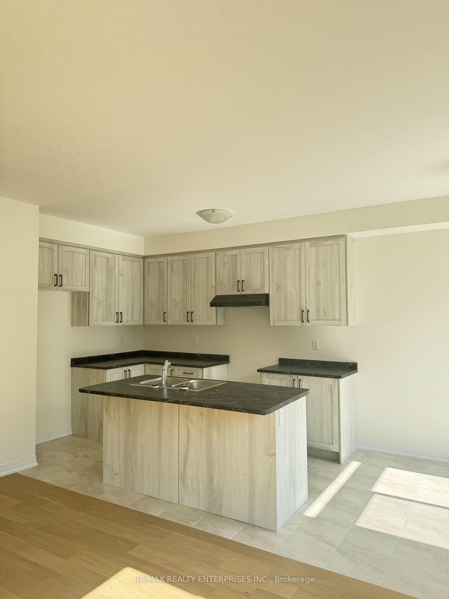 Photo 2 of 26 Velvet Way, Thorold, Rolling Meadows — HOMEH