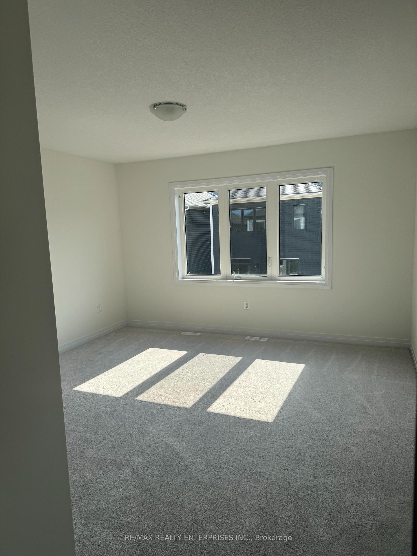 Photo 4 of 26 Velvet Way, Thorold, Rolling Meadows — HOMEH
