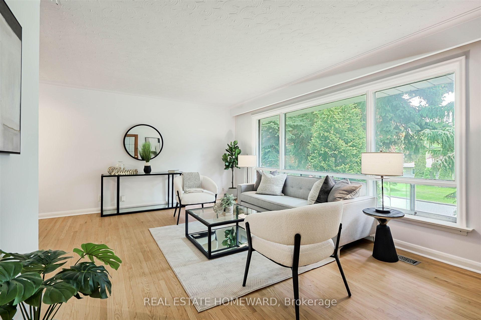 Photo 4 of 8 Burnview Crescent, Scarborough, Woburn — HOMEH