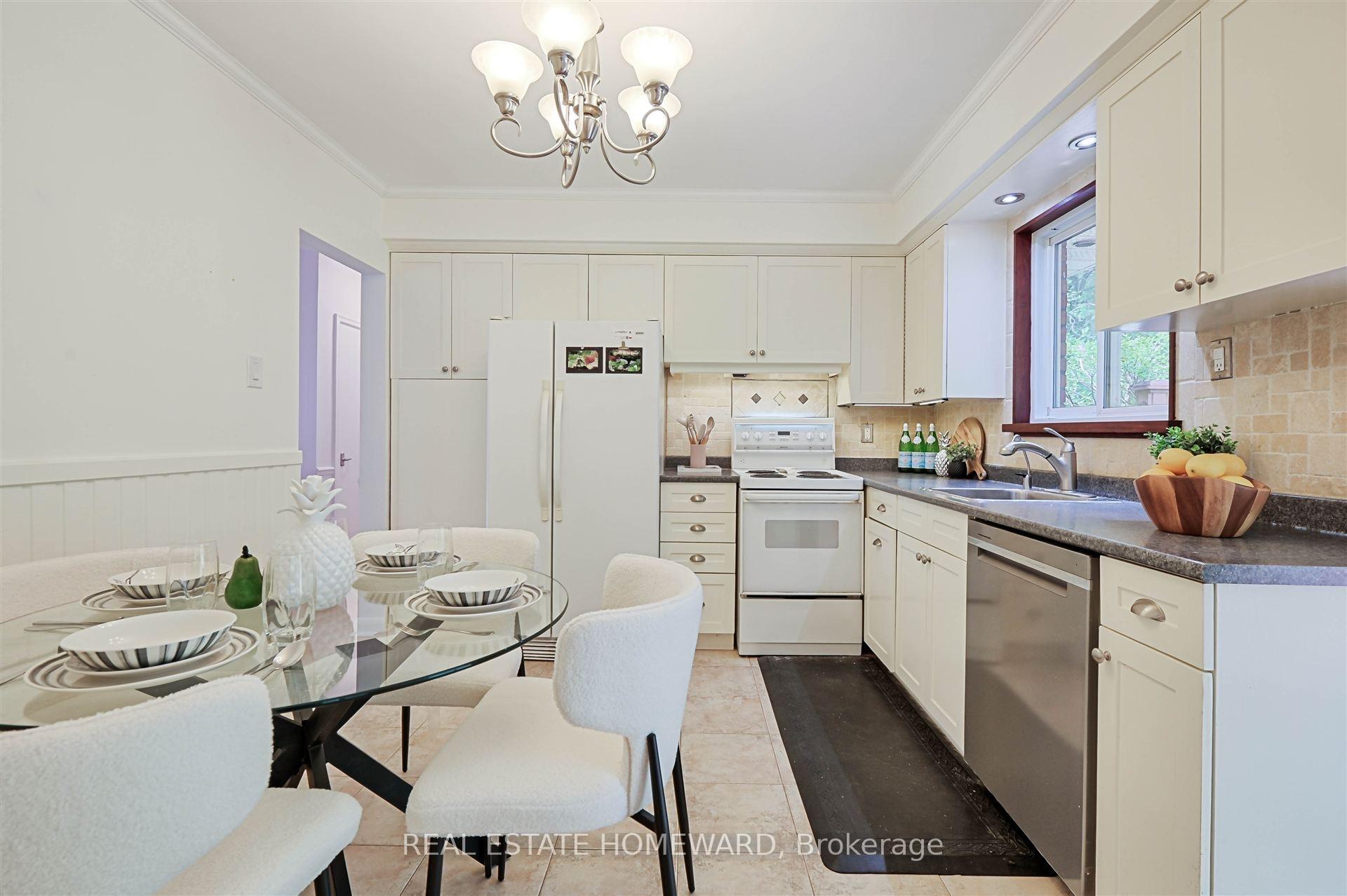 Photo 9 of 8 Burnview Crescent, Scarborough, Woburn — HOMEH