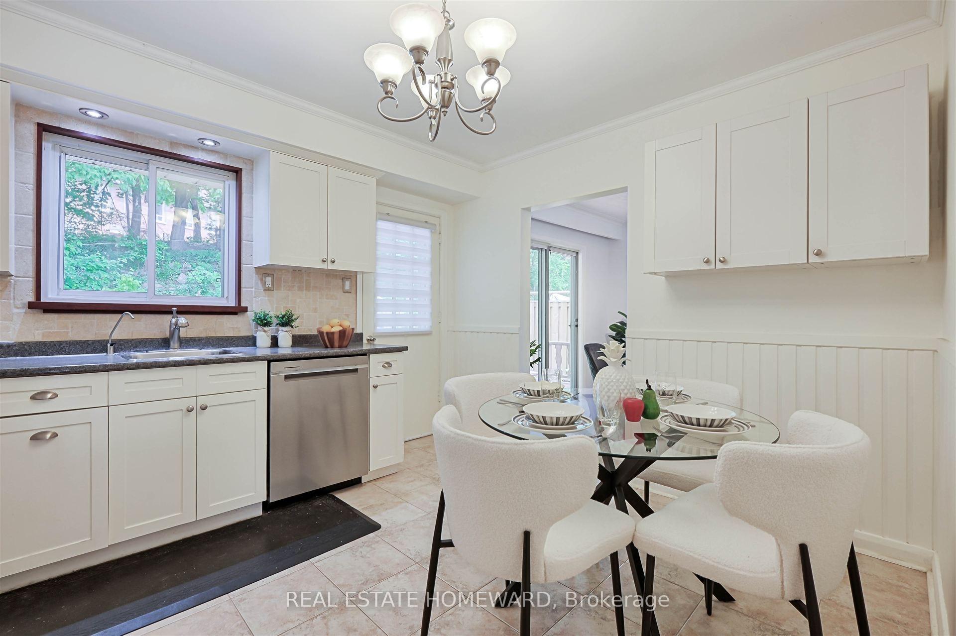 Photo 10 of 8 Burnview Crescent, Scarborough, Woburn — HOMEH