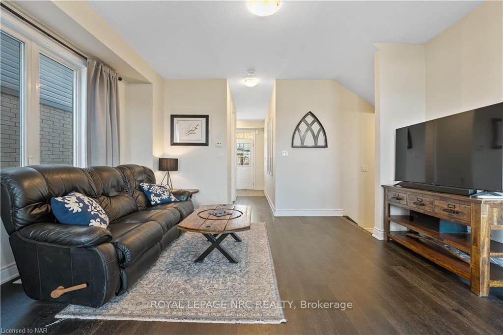 Photo 18 of 71 Vanilla Trail, Thorold, Rolling Meadows — HOMEH