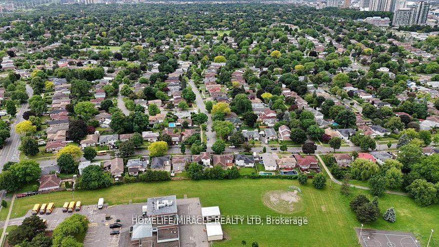 Photo 3 of 93 Amberjack Boulevard, Scarborough, Woburn — HOMEH