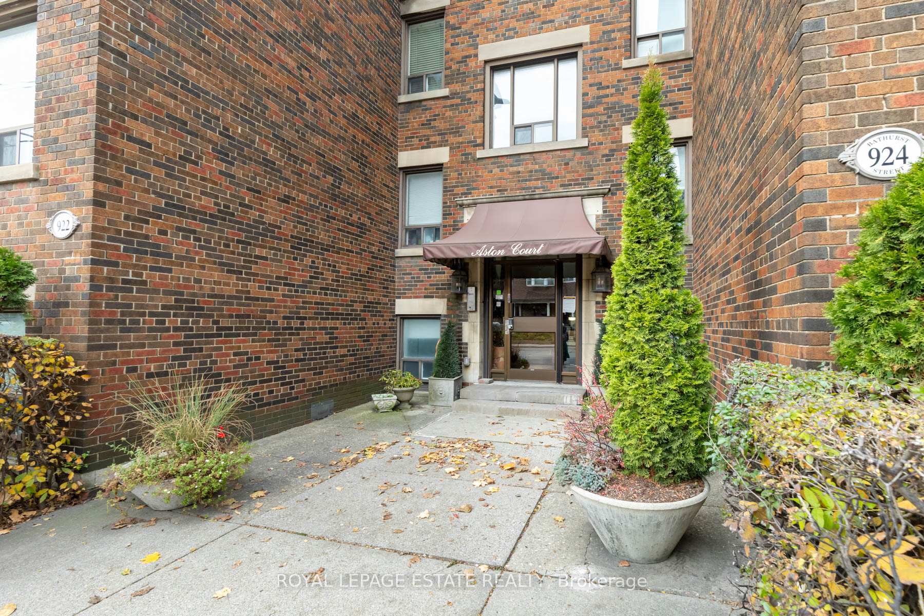 Photo 7 of Unit 19, 922 Bathurst Street, Toronto, The Annex — HOMEH