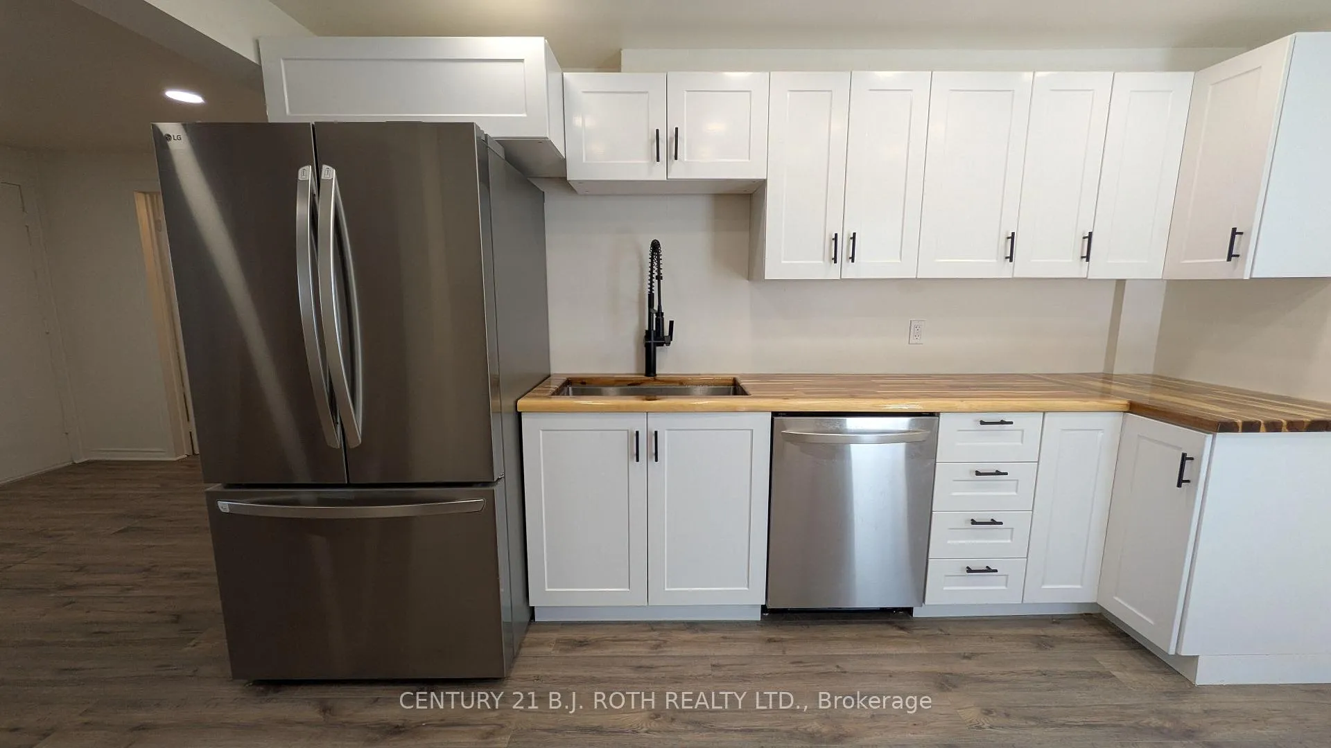 Photo 10 of Unit B, 20 Meadowland Avenue, Barrie, Allandale Heights — HOMEH